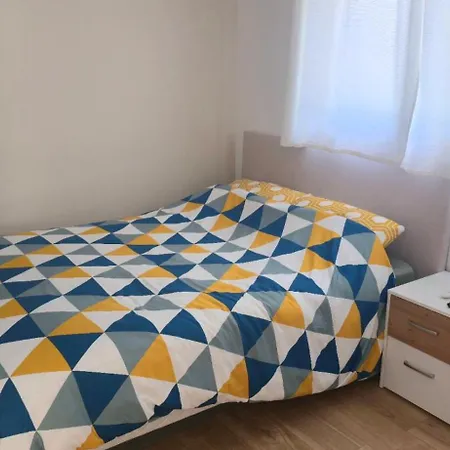 Apartment Mandelieubeach06 *